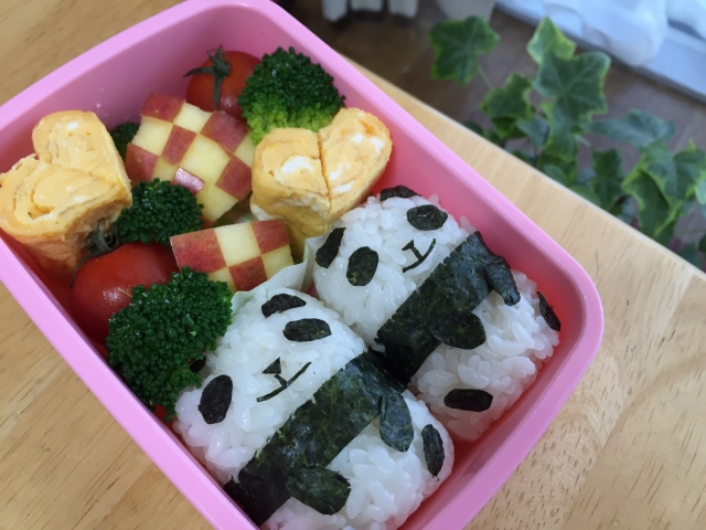 エレガント子供 お弁当 おにぎり ラップ かわいい子供たちの画像