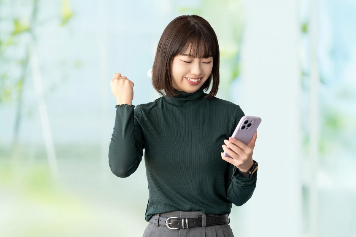 通信費の見直しで節約できた女性